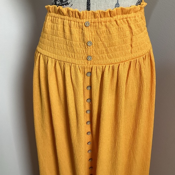 .113 EST 1946 Women’s Yellow Crepe Fabric Maxi Skirt Button Down Non-Functional - Picture 2 of 3